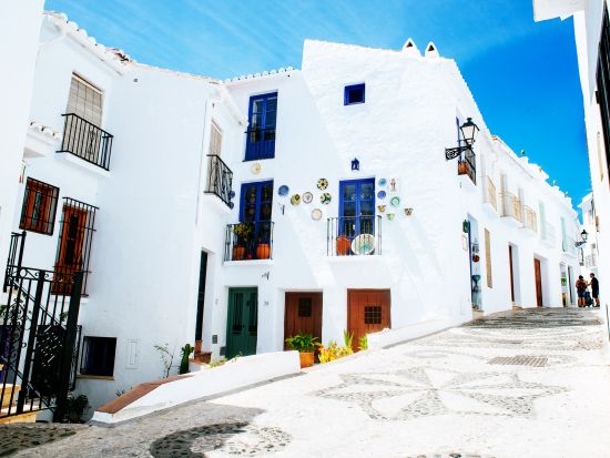 アンダルシアの白い村 ミハス＆フリヒリアナ＆ネルハ 1日観光プライベートツアー＜現地語ドライバー／マラガ発着＞