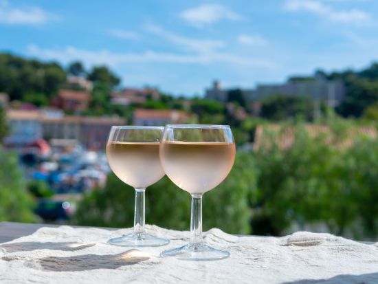 コート・ド・プロヴァンス　ワイナリー2軒＋ル・トロネ修道院＋サント・ロズリン礼拝堂＜3月～10月／日本語ガイド／ニース発着＞