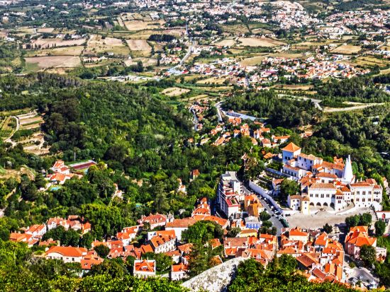 【プライベートツアー】レガレイラ宮殿と世界遺産シントラ、ペーナ宮殿、ロカ岬 1日観光＜車貸切／リスボン発＞by[みゅう]