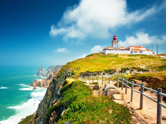 【プライベートツアー】レガレイラ宮殿と世界遺産シントラ、ペーナ宮殿、ロカ岬 1日観光＜車貸切／リスボン発＞by[みゅう]