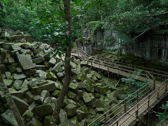 Cambodia_Beng_Mealea_shutterstock_1421028125