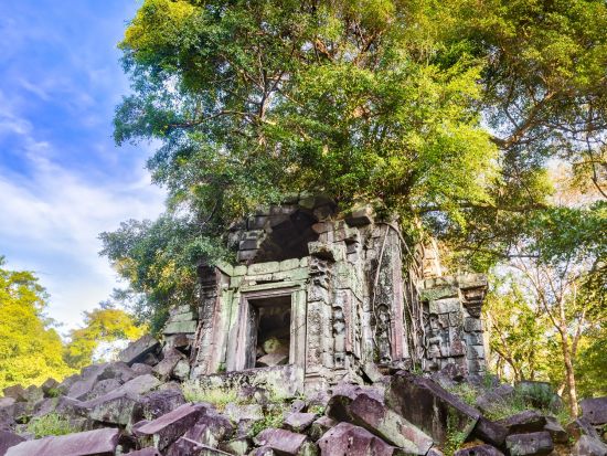 世界遺産プレアヴィヒア+ベンメリア遺跡+コーケー遺跡　専属ガイドと行くプライベートツアー＜1日／昼食付／日本語ガイド／4WD料金込／貸切＞