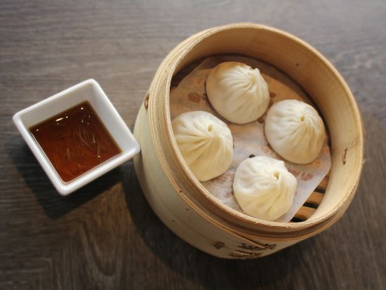 オープントップバス夜景観賞＆シンフォニー・オブ・ライツ＆女人街散策ツアー＊北京ダックディナー付き＜日本語ガイド＞