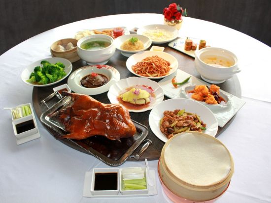 オープントップバス夜景観賞＆シンフォニー・オブ・ライツ＆女人街散策ツアー＊北京ダックディナー付き＜日本語ガイド＞