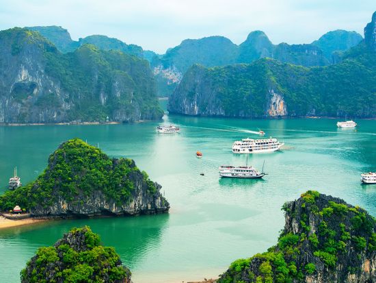 ハノイ3泊4日ツアー 世界遺産ハロン湾＆チャンアン1泊2日クルーズ バーヤクラシック号＋市内観光＋ドゥンラム村＜空港送迎／日本語ガイド／ホテル宿泊／食事付＞