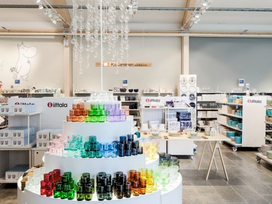 イッタラ(iittala)工場見学 日帰りツアー＜6月＆8月／日本語ガイド／昼食付／ヘルシンキ発＞