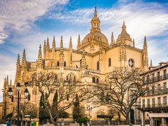 Spain_Segovia_Cathedral_shutterstock_629788229