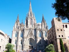 Spain_Barcelona_Cathedral of the Holy Cross and Saint Eulalia_shutterstock_123051379