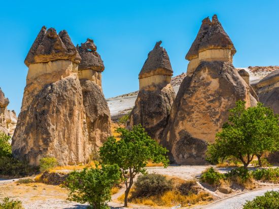 イスタンブール＋世界遺産カッパドキア 2泊3日ツアー　洞窟ホテルに宿泊！気球体験付きプランあり＜貸切／日本語ガイド／国内航空券込／イスタンブール発＞