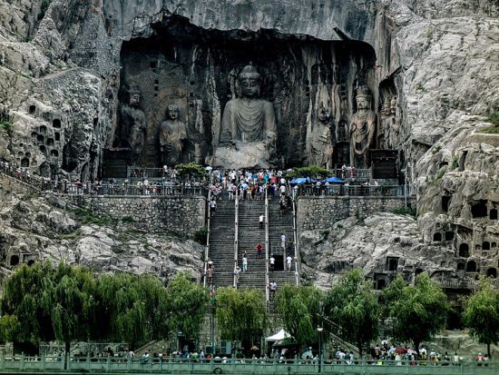 洛陽1日観光ツアー 世界遺産 龍門石窟と洛陽の見どころを巡る！＜貸切／往復新幹線利用／昼食付／日本語ガイド／西安発＞