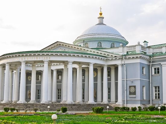 Russia_Moscow_Sukharevskaya square_shutterstock