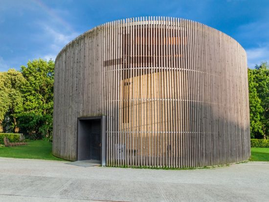 【プライベートツアー】旧東ドイツを感じるベルリン街歩き上級編！路面電車とSバーン乗車体験付き＜日本語／ベルリン発＞ by みゅう