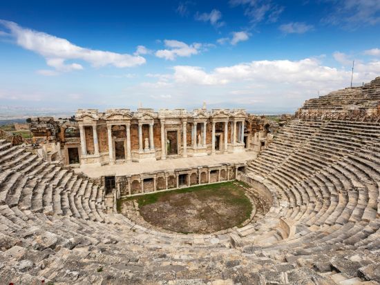 【混載】世界遺産カッパドキア＋パムッカレ 2泊3日ツアー ウフララ渓谷ハイキング 洞窟ホテル泊 気球オプションあり＜日本語ガイド／国内航空券込／IST発着＞