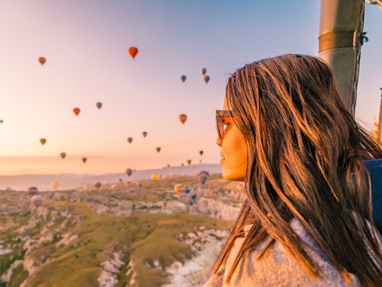 世界遺産カッパドキア　熱気球 朝日鑑賞ツアー　ギョレメ国立公園上空飛行　ジープサファリ付きプランあり ＜午前／軽食＆シャンパン付き／英語ガイド／カッパドキア発＞