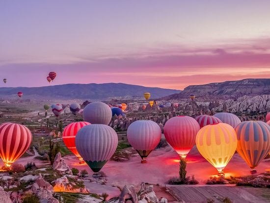 Turkey_Cappadocia_Goreme_Balloon_shutterstock_1077581165