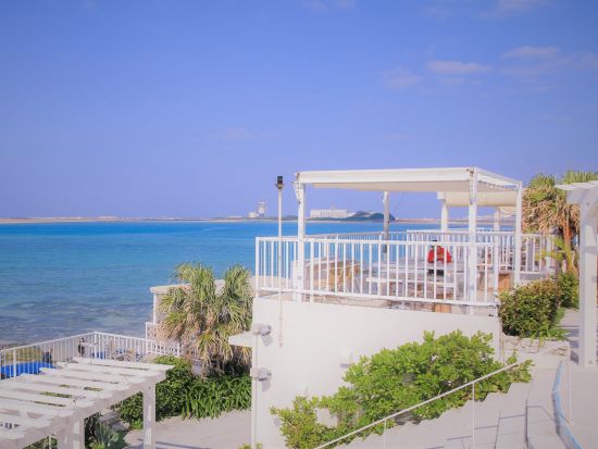 沖縄南部1日周遊バスツアー　ニライカナイ橋＋新原ビーチ＋おきなわワールド＋瀬長島ウミカジテラス ＜那覇発＞