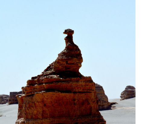 【敦煌ハイライト日帰りツアー】ヤルダン魔鬼城＋玉門関 漢代長城＋陽関＜専属日本語ガイド＋専用車／昼食付／敦煌発・混載無し＞