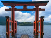 Japan_Hakone shrine_shutterstock_500205664