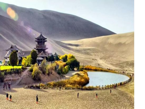 【直行便利用・月水金出発可能・広州発・敦煌2泊3日ツアー】世界遺産の莫高窟と玉門関を始め、鳴沙山・月牙泉・玉門関・漢代長城・陽関など主要名所を網羅！