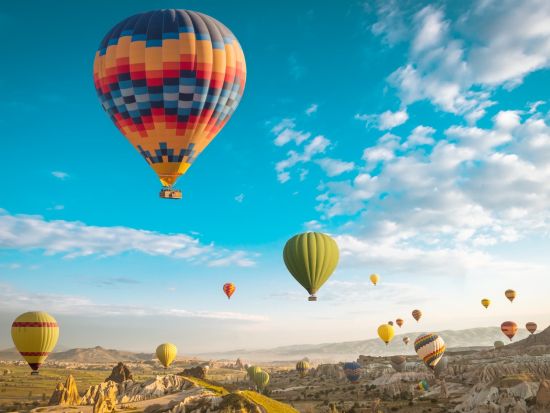 世界遺産カッパドキア 1泊2日ツアー　ベテランガイドと行く！定番人気レッドツアー　気球付きプランあり＜混載／日本語ガイド／国内航空券込／イスタンブール発＞