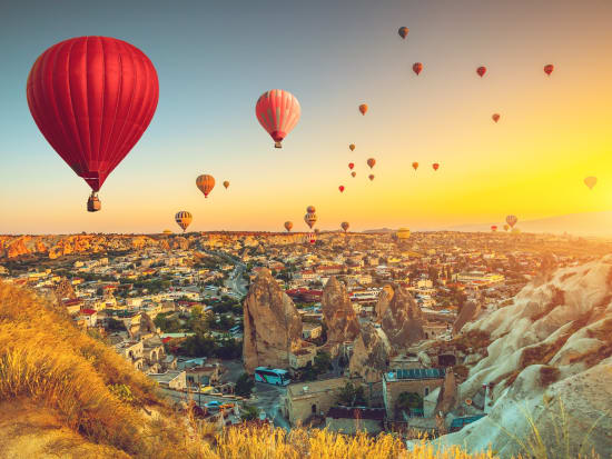 熱気球 朝日鑑賞ツアー カッパドキア トルコの観光 オプショナルツアー専門 Veltra ベルトラ