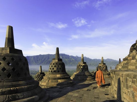 【世界遺産】ボロブドゥール遺跡＋ムンドゥット寺院＋プランバナン寺院1日ツアー＜入場料込／昼食付／日本語ガイド＞