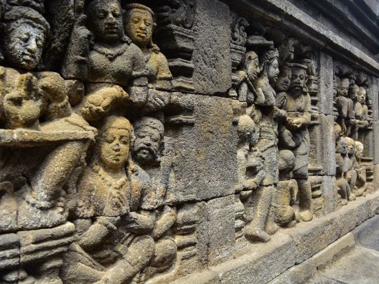 【世界遺産】ボロブドゥール遺跡＋ムンドゥット寺院＋プランバナン寺院1日ツアー＜入場料込／昼食付／日本語ガイド＞