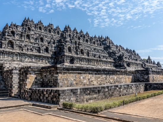 観光やビジネスに便利な貸切チャーター　ボロブドゥール遺跡など行き先自由 ＜貸切／5～10時間／日本語ガイド／ジョグジャカルタ国際空港またはジョグジャカルタ駅発＞