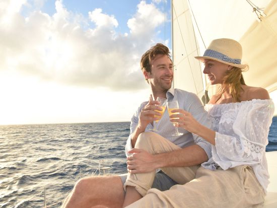 サンセットセーリング　アペタイザー＆アルコール3杯付き ＜ホロレアカイ号／コオリナ発＞