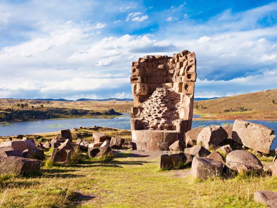 シユスタニ遺跡半日プライベートツアー＜午前または午後／貸切／英語ガイド／プーノ発＞