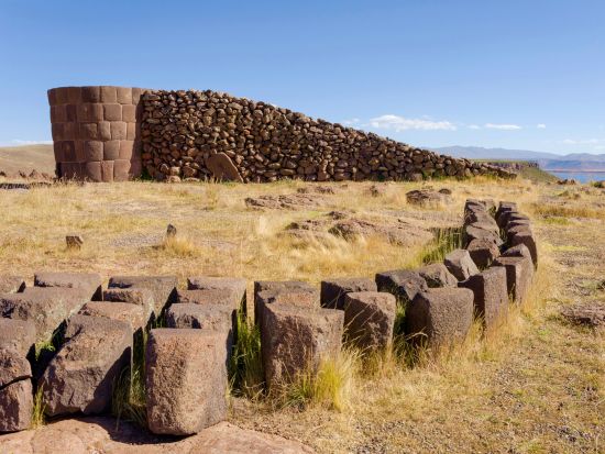 シユスタニ遺跡半日プライベートツアー＜午前または午後／貸切／英語ガイド／プーノ発＞