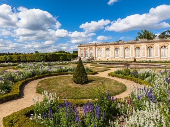 ベルサイユ宮殿 1日英語ツアー　庭園＋グラン・トリアノン＋プチ・トリアノン＋王妃の村里自由見学 ＜英語ガイド／エッフェル塔エリア発＞