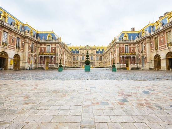 ベルサイユ宮殿＋庭園＋トリアノン宮殿 半日フリー観光 ＜選べる出発時間／宮殿内自由見学・宮殿公式日本語オーディオガイド利用／パリ発＞ ＊申込と同時に即予約確定