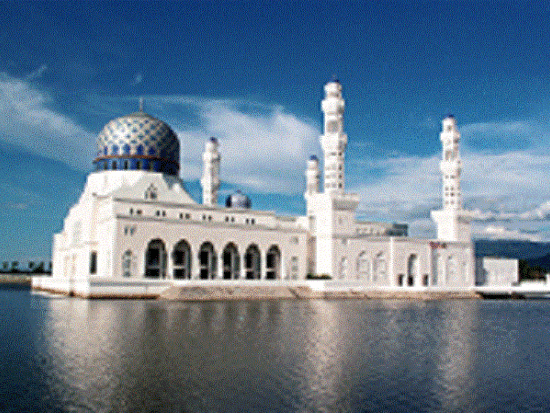 トレッキングでボルネオ島の自然を大満喫ツアー　10名限定！＜昼食＆夕食付き／日本語ガイド／コタキナバル発＞