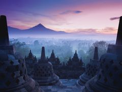 Indonesia_Borobudur_Sunrise_shutterstock_115097959