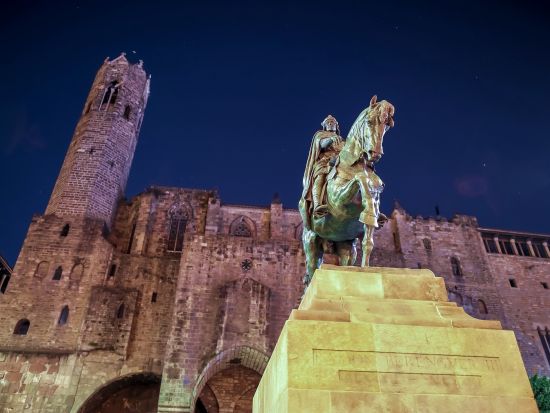 旧市街ナイトツアー＋フラメンコ・ショー（ロス・タラントス Los Tarantos）＋人気レストランでのディナー＜日本語／バルセロナ＞*前日まで予約OK