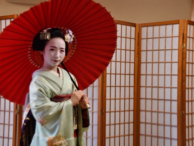 Maiko dance show and tea ceremony in Kyoto
