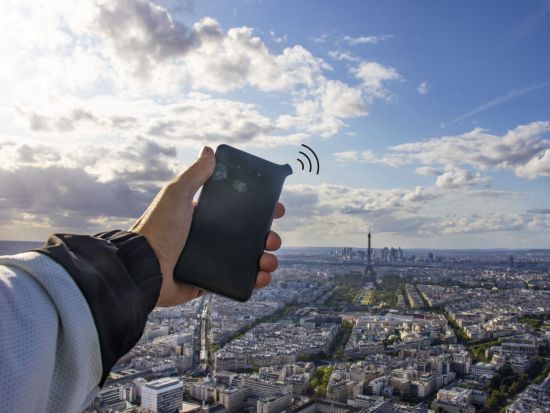 Wi-Fiルーターレンタル　現地で受取・返却！＜固定料金・フランス国内データ無制限／SIMカードプランあり／パリ市内受取＞by Travel Wifi