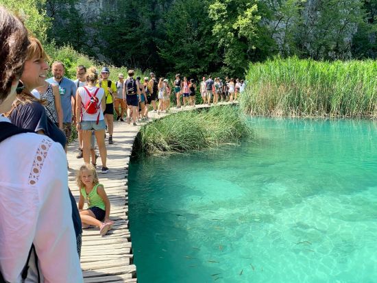 世界遺産プリトヴィッツェ湖群国立公園　日帰り観光ツアー＜3月～10月／英語ガイド／スプリット発＞