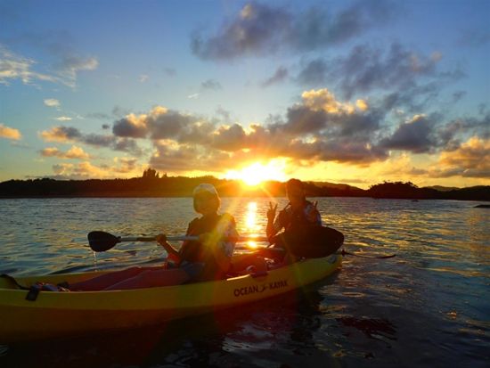 サンセット&ナイトカヤックツアー　宮良湾からの夕日・マングローブ・夜行性の生き物・星空を一度に楽しむ＜6～10月／当日12時まで予約可＞