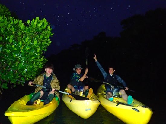 サンセット&ナイトカヤックツアー　宮良湾からの夕日・マングローブ・夜行性の生き物・星空を一度に楽しむ＜6～10月／当日12時まで予約可＞