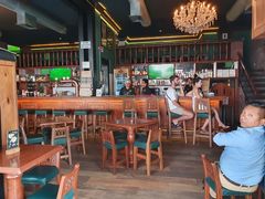 HOULIHANS 店内の様子