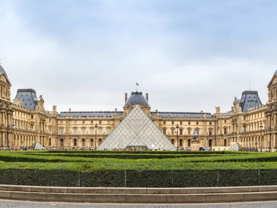 ルーブル美術館見学ツアー　必見作品を厳選して解説！＜2時間／午前・午後／英語ガイド＞