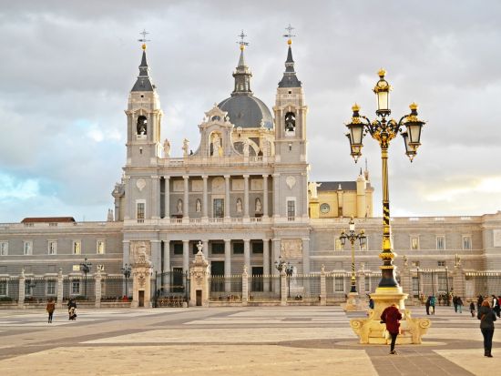 セグウェイで巡る　マドリード半日観光ツアー ＜英語ガイド／マドリード発＞