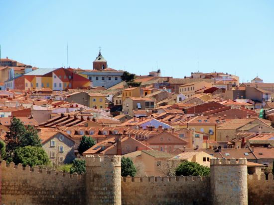 世界遺産セゴビア＆アビラ 1日観光ツアー　アルカサル＆城壁入場 ＜英語ガイド／マドリード発＞