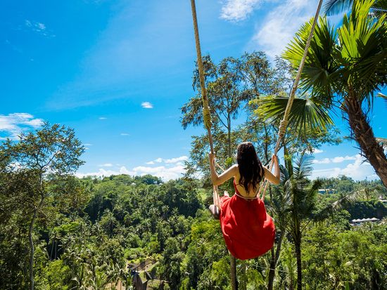 Indonesia_Bali_Ubud_Swing_shutterstock_1360413116