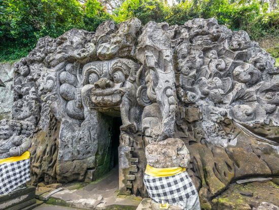 バリ文化と歴史を巡るツアー　世界遺産ティルタ・エンプル寺院＆ウブド観光＆キンタマーニ高原＆木彫りのマス村 ＜昼食付き／日本語ガイド＞by JTB