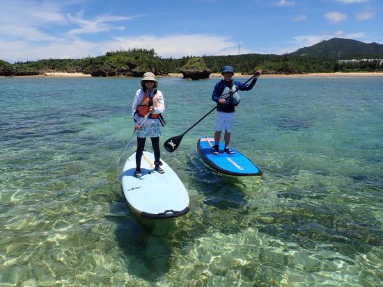 サンゴ礁の海でSUP クルージング&シュノーケリング&神秘の洞窟探検 ！＜写真無料／シャワー兼更衣室完備／恩納村＞ 