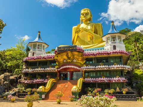 ダンブッラの黄金寺院 Dambulla Cave Temple Japaneseclass Jp ダンブッラの黄金寺院 Dambulla Cave Temple Japaneseclass Jp