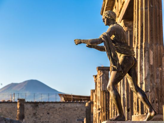 【プライベートツアー】世界遺産ポンペイ 半日観光＜秘儀荘or大劇場見学選択可／午前／日本語／ナポリ発＞by Zenzero